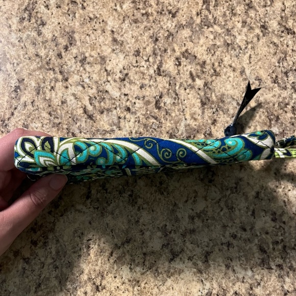 Vera Bradley Rhythm and Blues Wristlet - Like New - Picture 5 of 9
